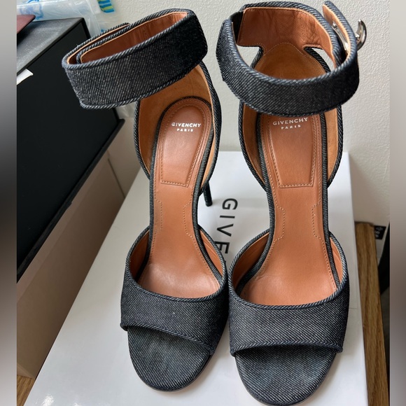 Givenchy Shark Lock Dark Blue Denim Open Toe Ankle Strap Sandals Pumps size 38.5 - Picture 6 of 12